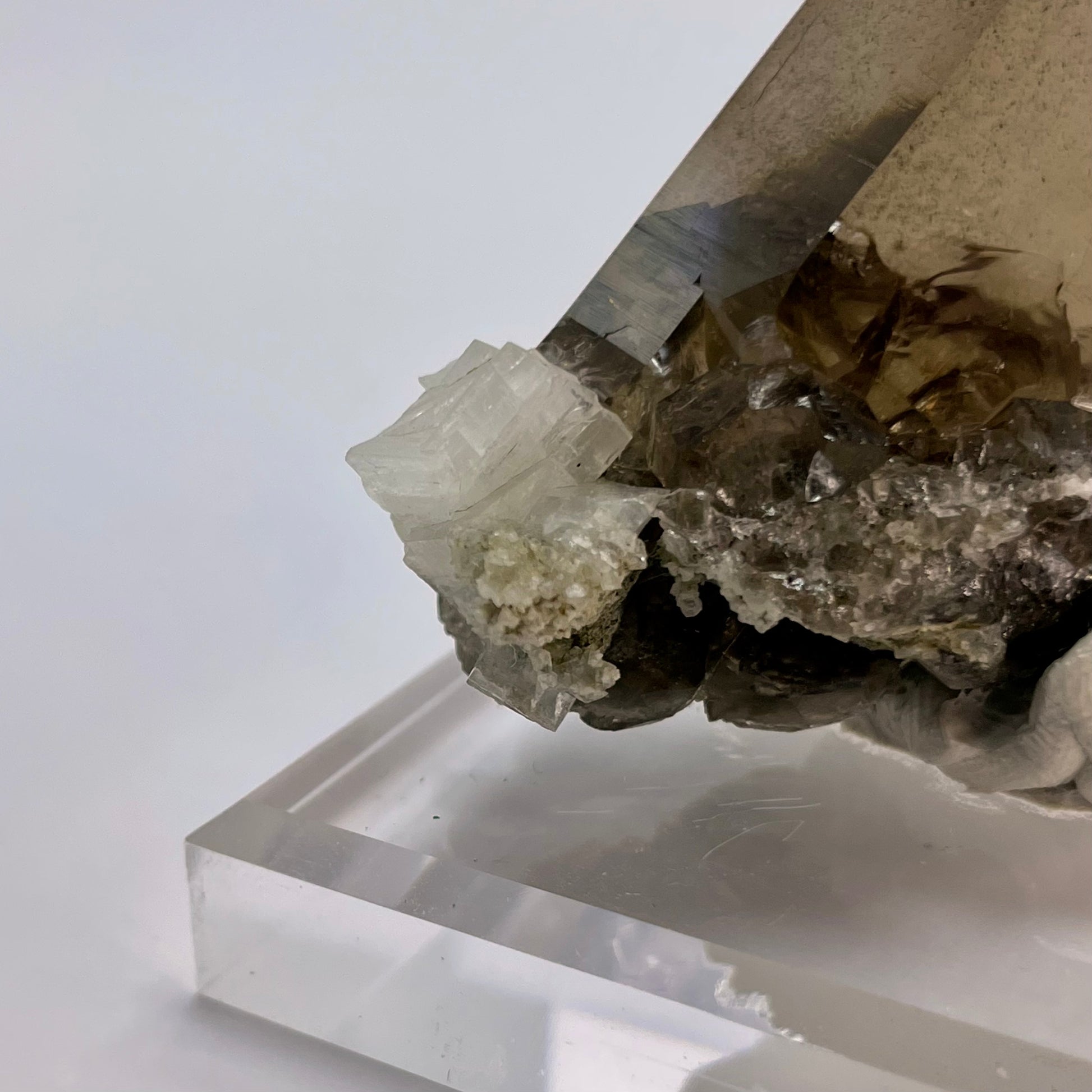 Benitoite Neptunite Natrolite Mineral